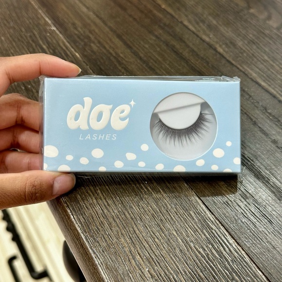 Doe Lashes Lash Pack - Picture 9 of 10